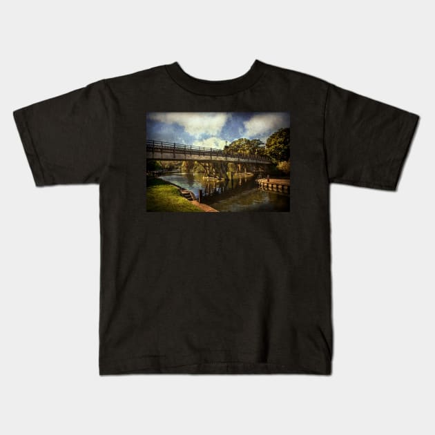 Goring on Thames Bridge Kids T-Shirt by IanWL